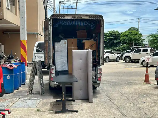 รถขนส่งเครื่องใช้ไฟฟ้า