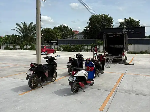 ขนส่งมอเตอร์ไซค์เคอรี่